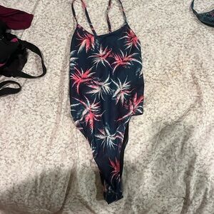 Size 32 jolyn swimsuit